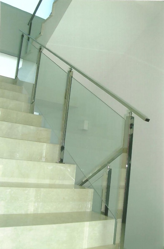 Instalação de Corrimão de Vidro Temperado Água Funda - Corrimão de Vidro para Escada