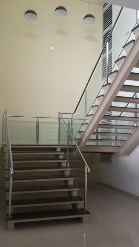 Quanto Custa Corrimão de Vidro e Inox Salesópolis - Corrimão de Vidro para Escada