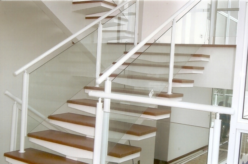Busco por Corrimão para Escada de Sala Itaquaquecetuba - Corrimão para Escada de Prédio