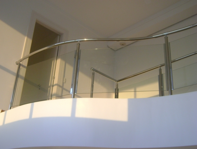 Corrimão Aço Inox com Vidro Morumbi - Corrimão de Escada Inox