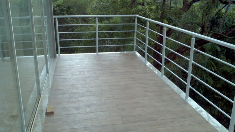 Corrimão de Alumínio para Escada Caracol Vila Buarque - Corrimão de Alumínio