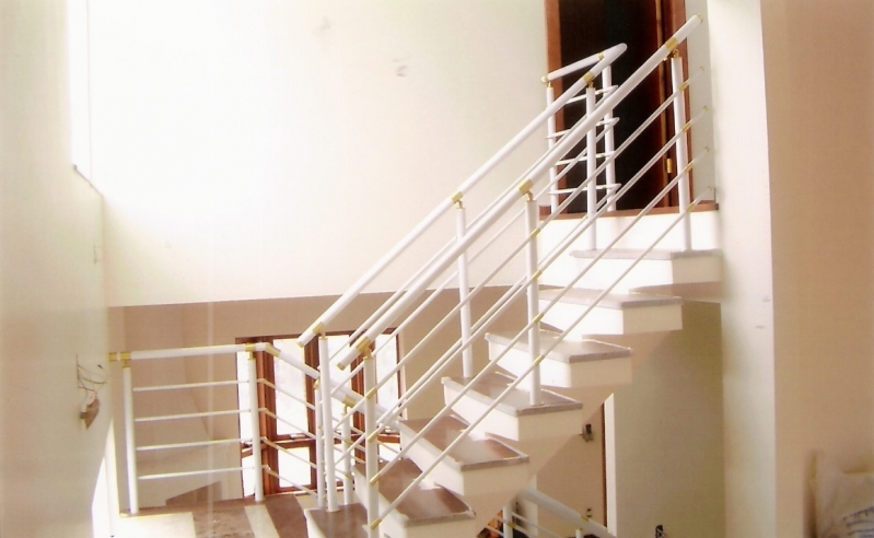 Corrimão de Alumínio para Escada Externa Pindamonhangaba - Corrimão de Alumínio Branco