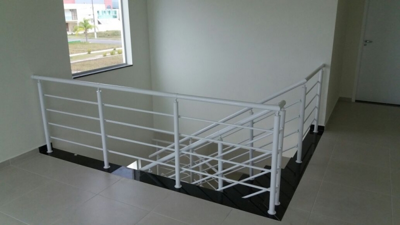 Corrimão de Ferro para Escada Caracol Preço Ibirapuera - Corrimão de Ferro para Escada Interna