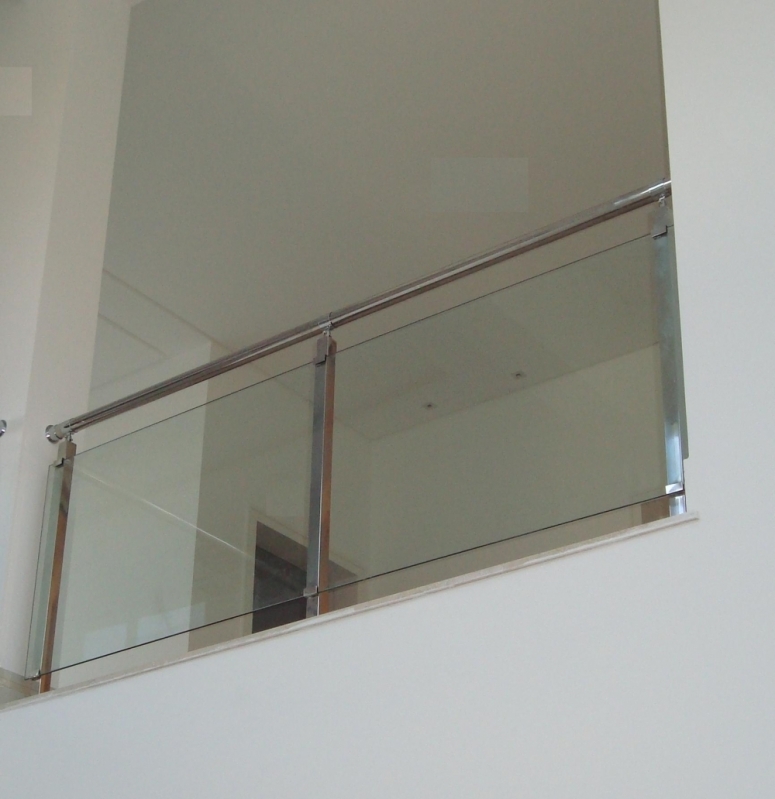 Corrimão Inox com Vidro Valor Tremembé - Corrimão de Escada de Inox