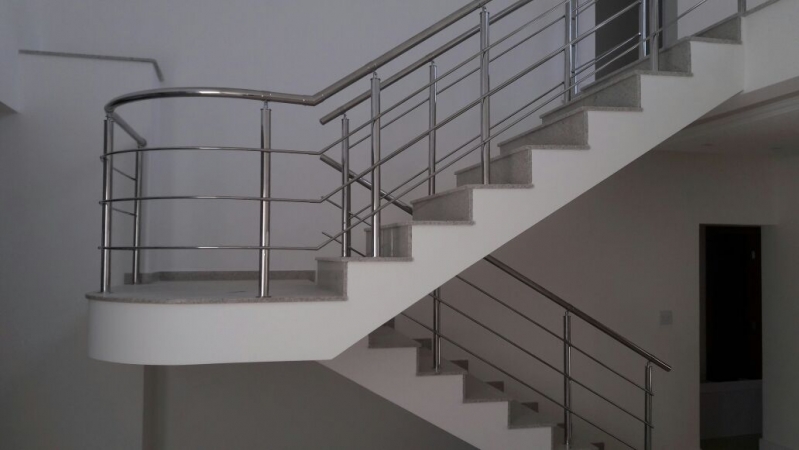 Corrimão para Escada de Concreto Indaiatuba - Corrimão para Escada de Concreto