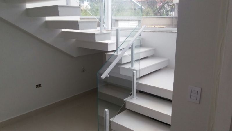 Corrimão para Escada de Prédio Orçar Vila Andrade - Corrimão para Escada com Vidro