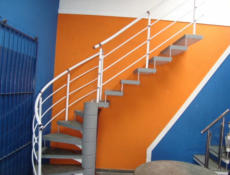 Corrimãos Pintados para Escadas Morumbi - Corrimão de Alumínio Pintado