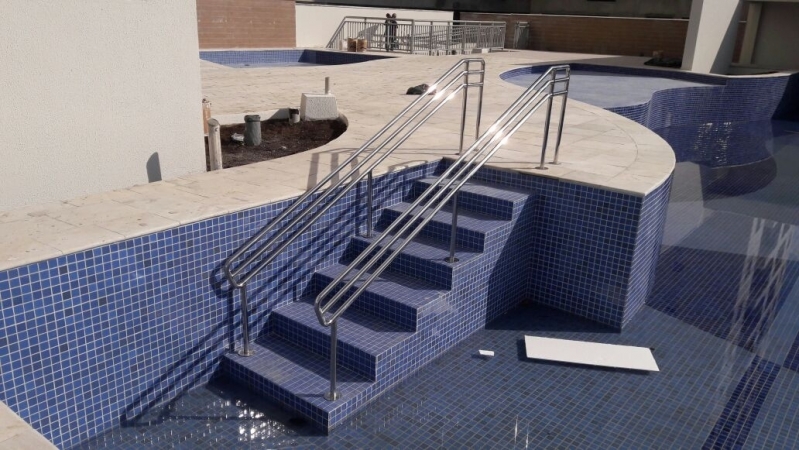 Fábricas de Corrimão de Aço Inox para Piscina Jardim Paulista - Fábrica Corrimão de Aço Inox