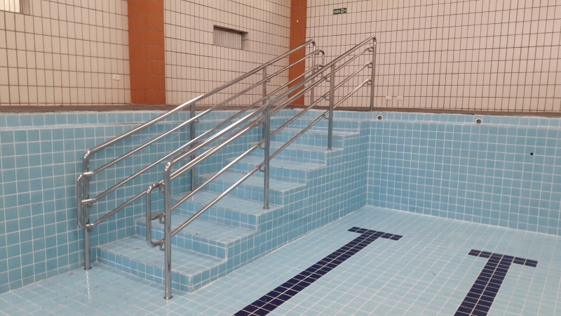 Instalação de Corrimão de Aço Inox para Piscina Rio Pequeno - Instalação de Corrimão de Aço Inox para Escada Caracol