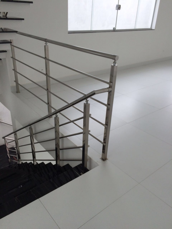 Instalação de Corrimão de Inox para Escada Vila Curuçá - Instalação de Corrimão de Aço Inox com Vidro