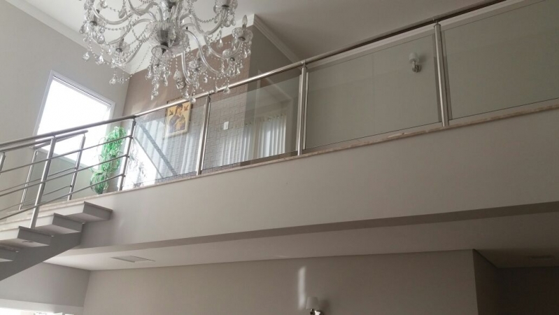Instalação de Corrimão de Vidro Residencial Riviera de São Lourenço - Corrimão de Escada em Vidro Temperado