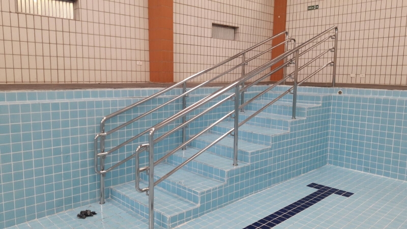 Onde Tem Fábrica de Corrimão de Aço Inox para Piscina Pari - Fábrica de Corrimão de Aço Inox Pintado