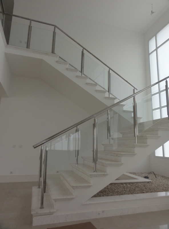 Serviço de Instalação de Corrimão de Aço Inox para Escadas Brasilândia - Instalação de Corrimão de Aço Inox e Vidro