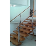 corrimão de vidro para escada de madeira preço Amparo